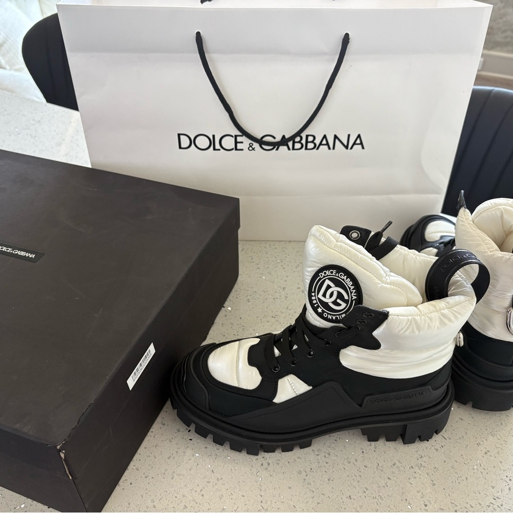 Dolce & Gabbana Monochrome High-Top Boots